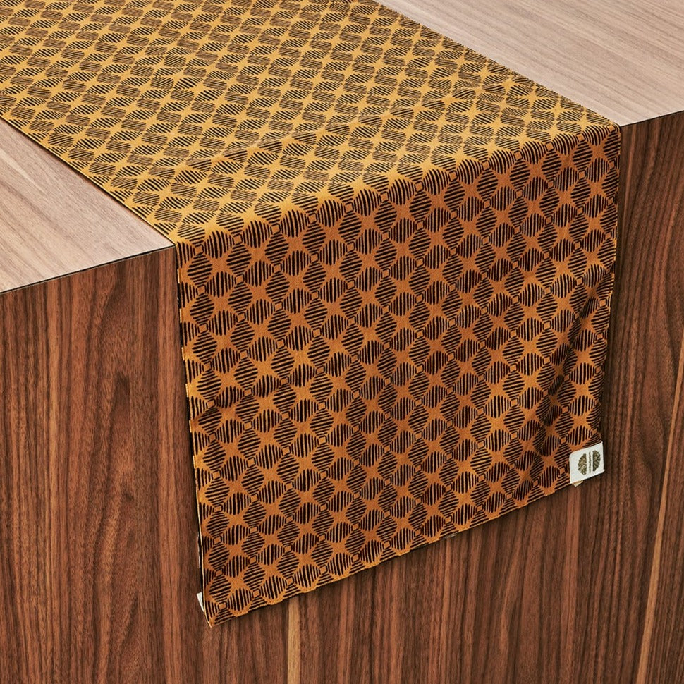 Designer’s Pattern Table Runner (Pelita)