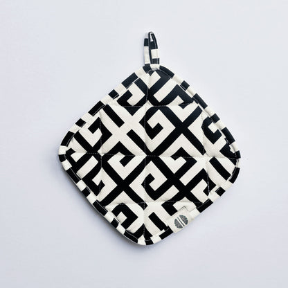 Pot Holder (The Maze)